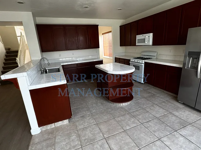 2046 Solothurn Way — Photo 11