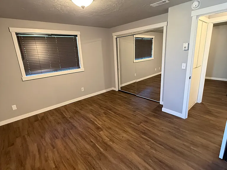 2110 Lamar Ln — Photo 5