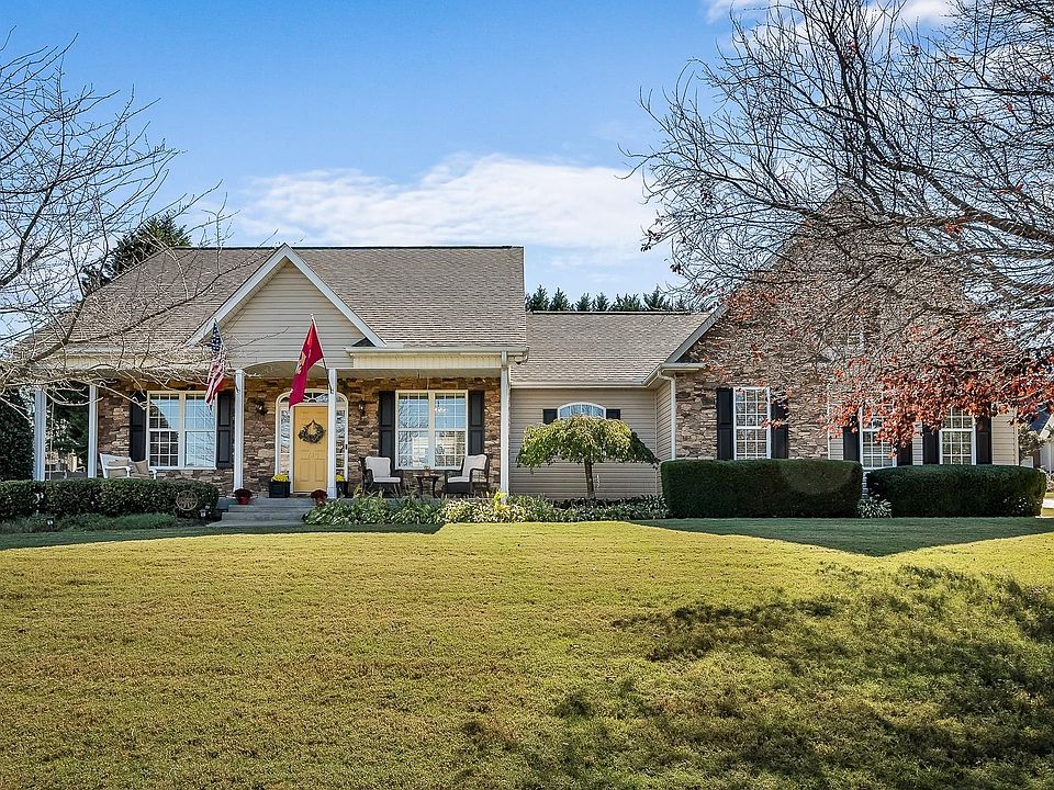 1st image of 713 Brookdale Dr