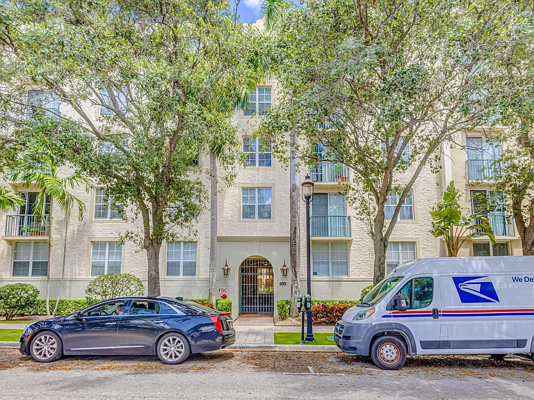630 Sapodilla Ave #112 — Photo 37
