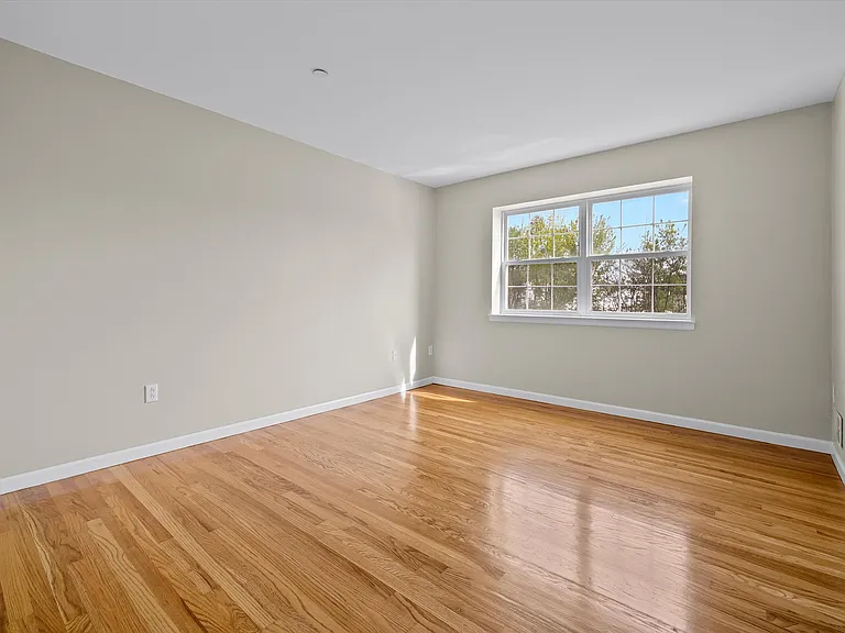 10-12 Chestnut St #207A — Photo 18