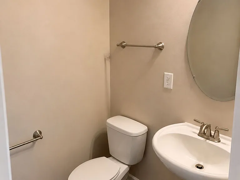4424 Roundwood Ct — Photo 6
