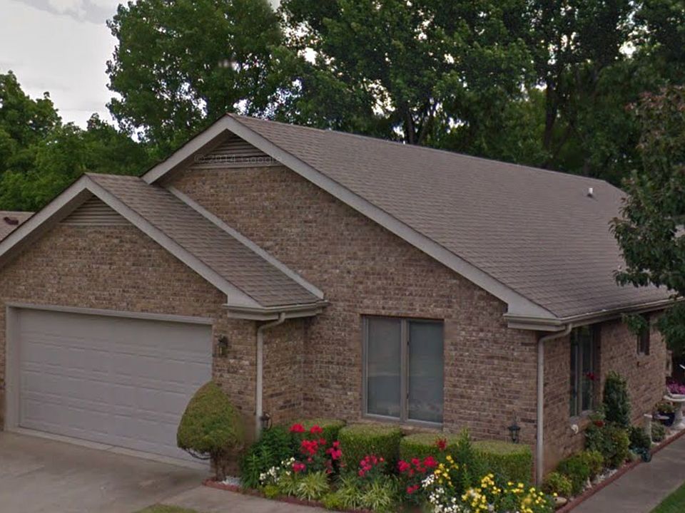 1st image of 455 Country Club Ct