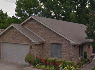455 Country Club Ct, Clarksville, TN 37043