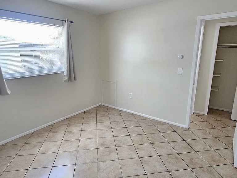 105 Base Ave E — Photo 24