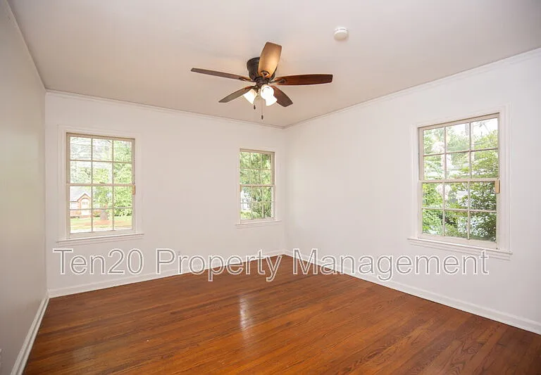 1706 Wells Dr — Photo 12