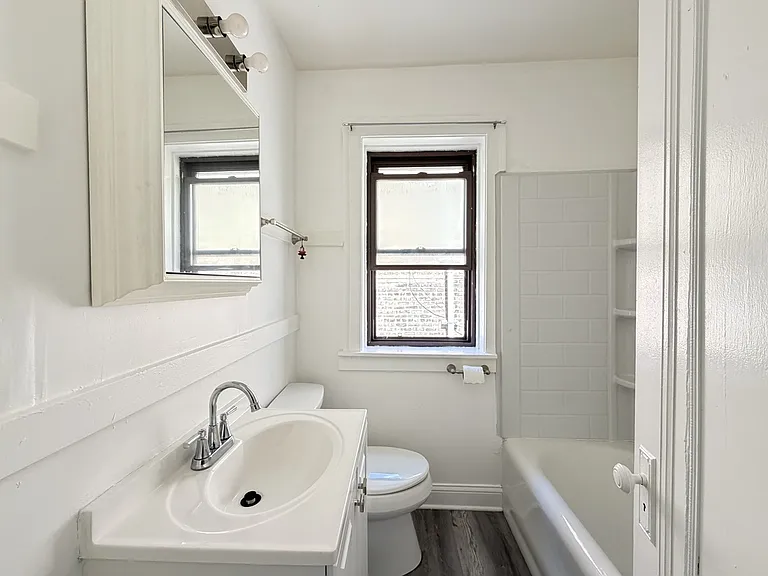 1605 N McVicker Ave #2 — Photo 20