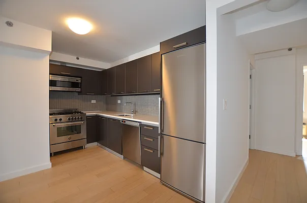 Rented by Manhattan Realty Group | media 29