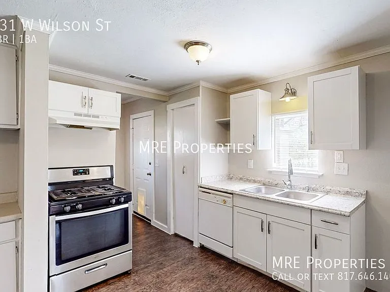531 W Wilson St — Photo 9