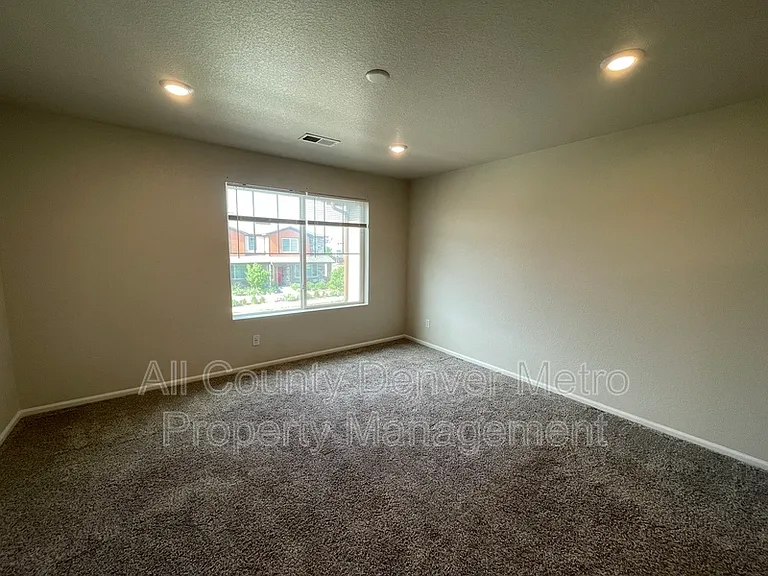 6089 N Liverpool St — Photo 9