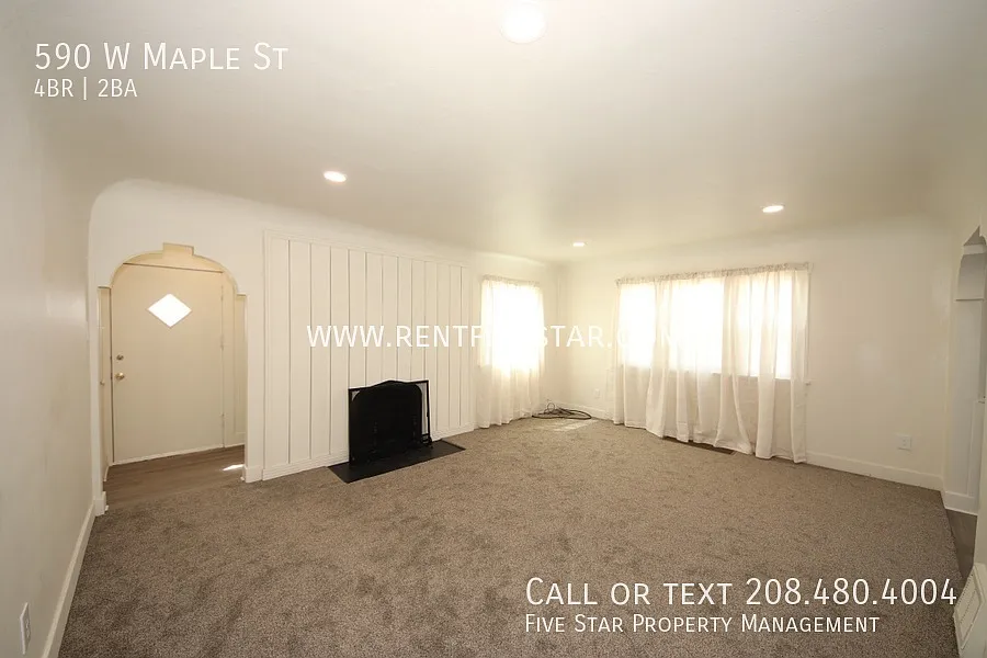Updated 5 Bedroom, Pet Friendly Home! — Photo 2