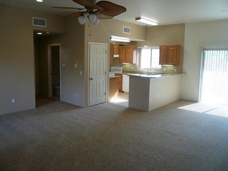 2nd image of 523 E Lee St Unit 2