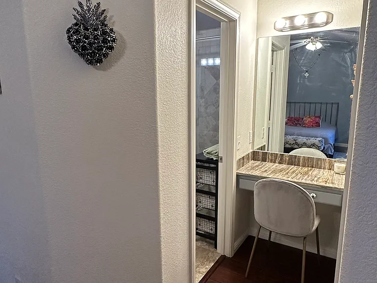 8433 Pacific Fountain Ave — Photo 12