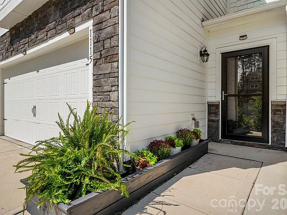 4th image of 1115 Streamside Ln