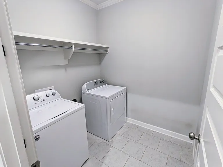 2748 Cloister Ln — Photo 15