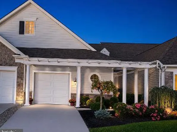 226 Sparrow Dr, Hamilton, NJ 08690