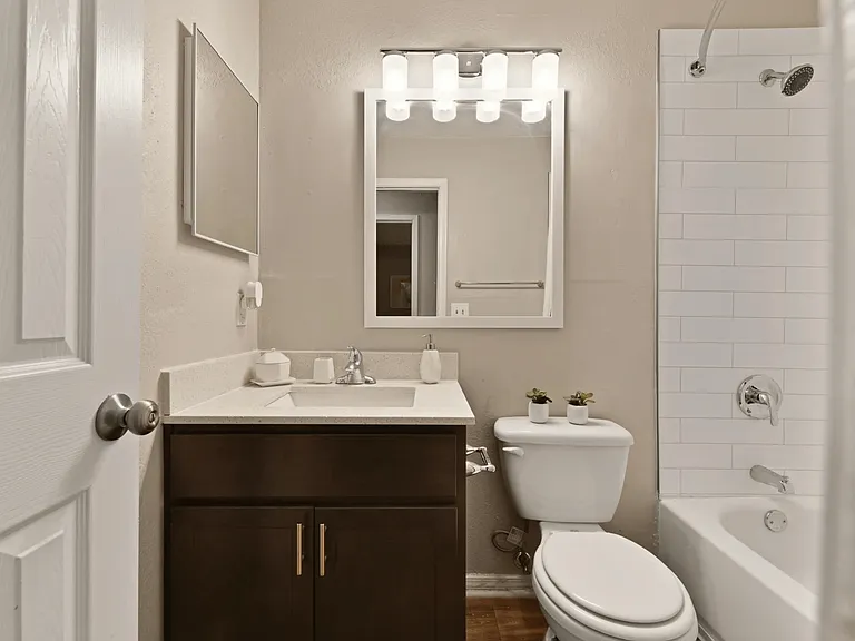 300 Riverside Pkwy — Photo 15