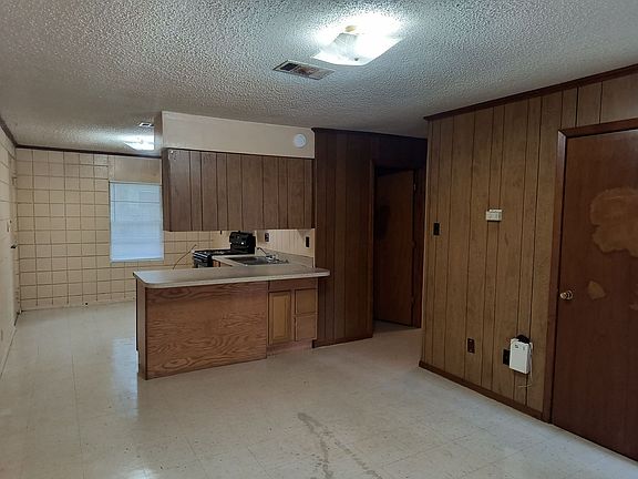 5th image of 2702 W 24th Ave