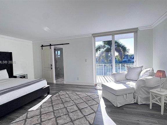 4th image of 903 NE 27th Ave #903