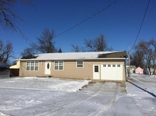 406 3rd St, Rushmore, MN 56168