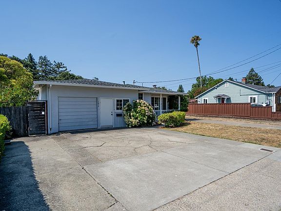 3rd image of 1613 Center Road