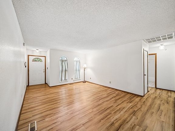 4th image of 11906 E 37th Pl