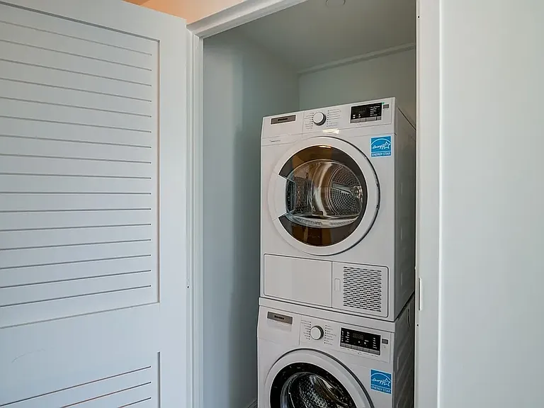 800 6th Ave #25F — Photo 2