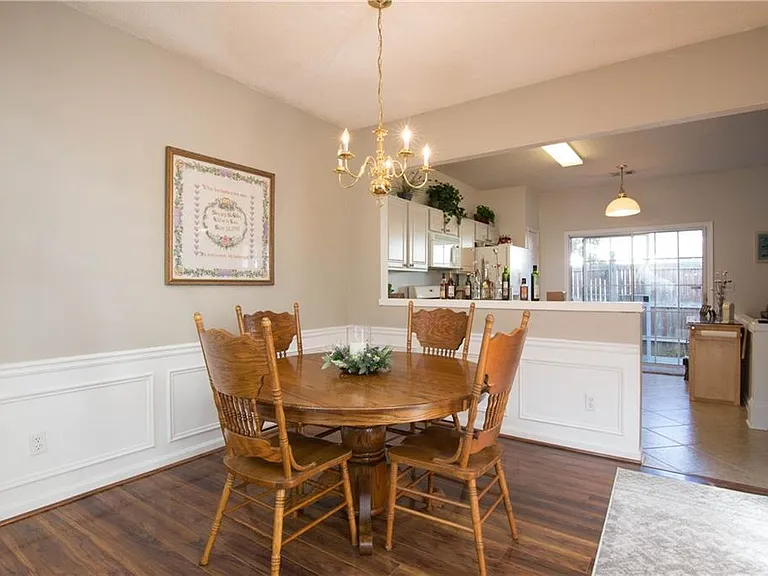 2507 Timbercreek Cir — Photo 8