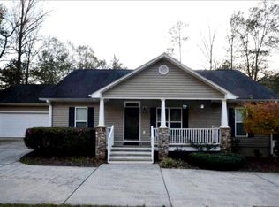 427 Chateau Dr, Lavonia, GA 30553
