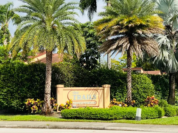 1407 Lakeview Dr E, Royal Palm Beach, FL 33411