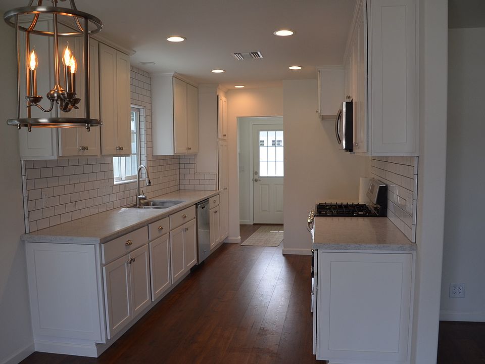 1st image of 22126 Del Valle St