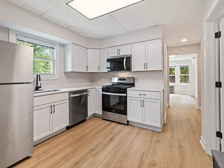 5002 W Gunnison St #2 — Photo 2