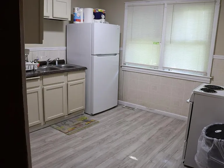 1130 Willow Ave #1 — Photo 8