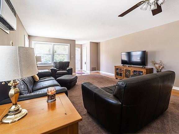 3rd image of 2 Duer Ln