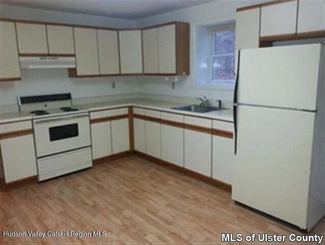 1 bed, 1.0 bath, 702 sqft, $1,650 — Photo 2