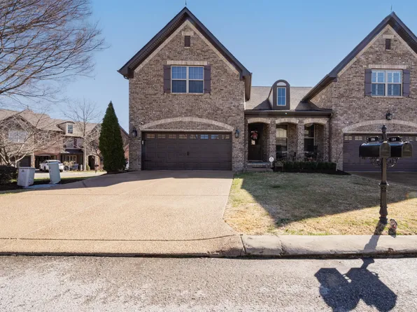 186 Village Cir, Lebanon, TN 37087