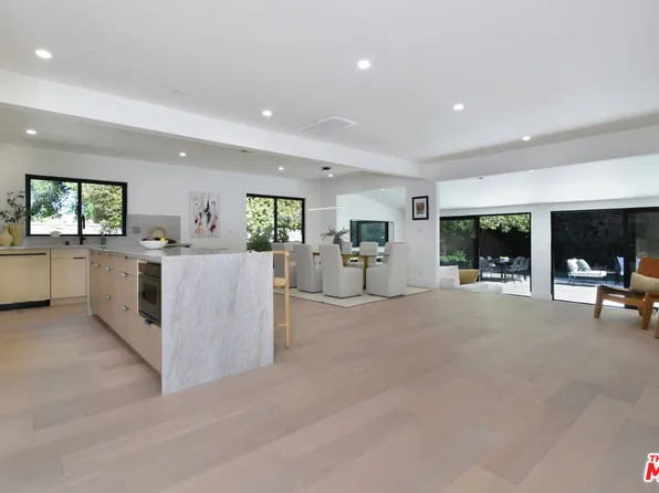 15431 Milbank St, Encino, CA 91436