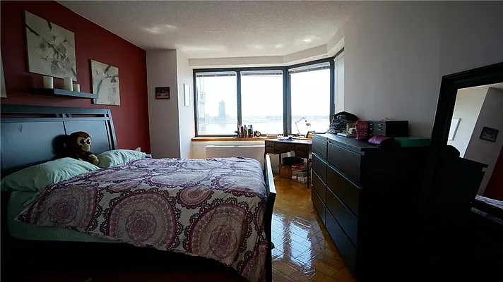 Rented by R New York | media 10