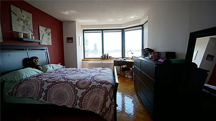 Rented by R New York