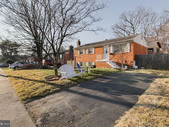 3rd image of 2220 Emporia St