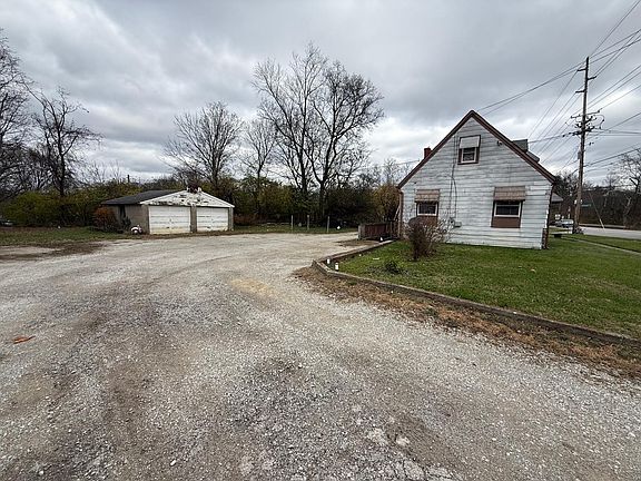 2nd image of 16201 Shelbyville Rd #1A