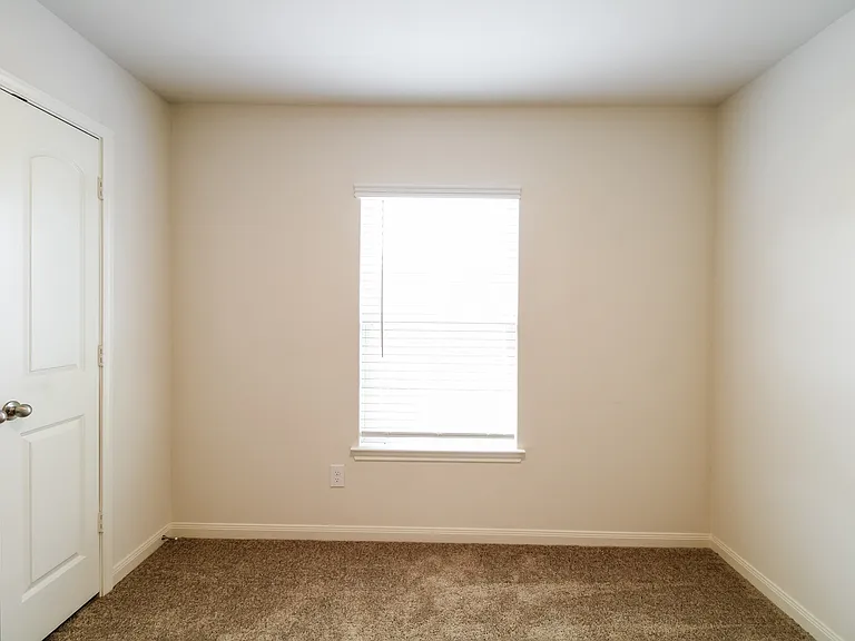 26848 Steinbeck Dr — Photo 12