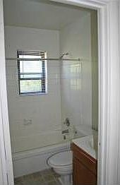 3rd image of 3018 Concordia St