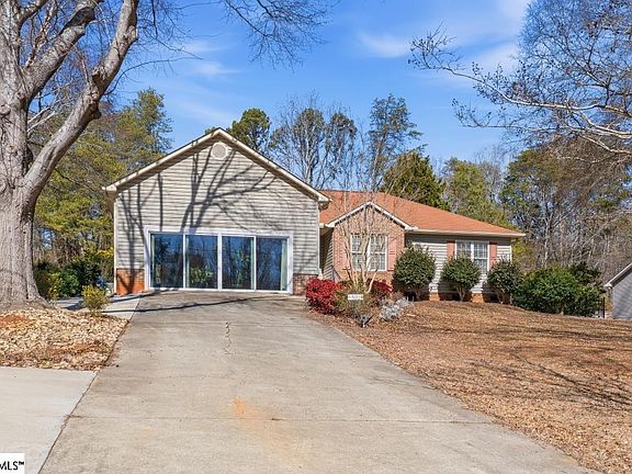 5th image of 402 Graham Rd