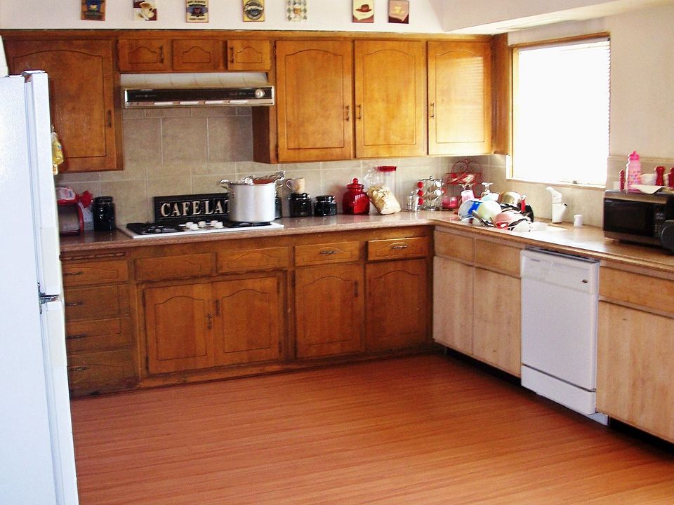2nd image of 1742 W Fountain Way