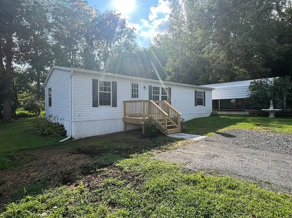 4116 Hill St, Coplay, PA 18037