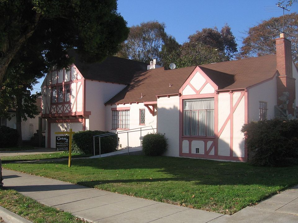 1st image of 2825 Barrett Ave