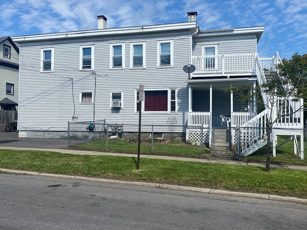 Building Photo - 301 McCool Ave #1