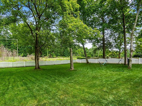 4th image of 5529 Ainsley Dr