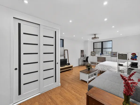 330 Third Avenue image 1 of 8